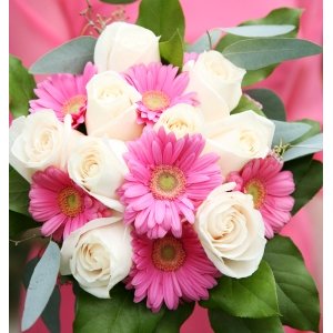 50 Rose and 30 Super Gerbera Daisy Wholesale DIY Flower Kit In a Hand