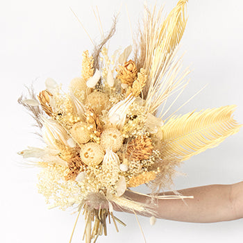 Magic Bleached Dried Wholesale DIY Flower Kit In a Hand