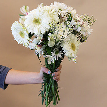 Monochromatic White Wholesale DIY Flower Kit In a Hand
