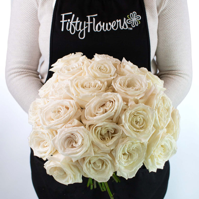 Playa White Rose Flower Bunch in Hand
