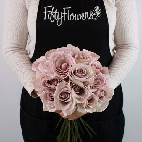 Quicksand Cream Rose Flower Bunch in Hand