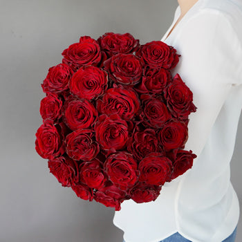Red Heart Garden Wholesale Rose Bunch in arms