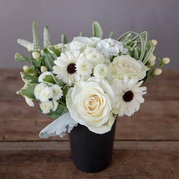 White Flower Bulk Table Centerpiece