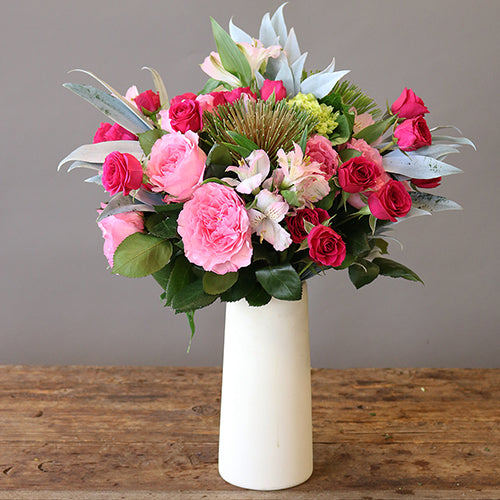 Womens Friendship Day Pink Flower Bunch in Vase