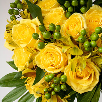 Soft Yellow Rose Flower Arrangement