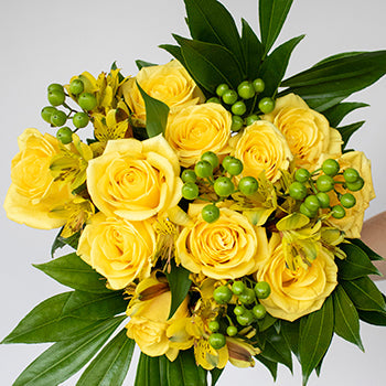 Soft Yellow Rose Flower Arrangement