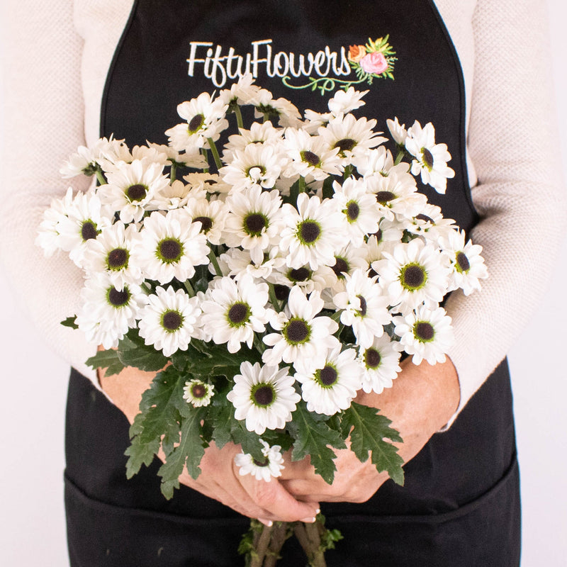 Mini Santini Flower Bunch in Hand